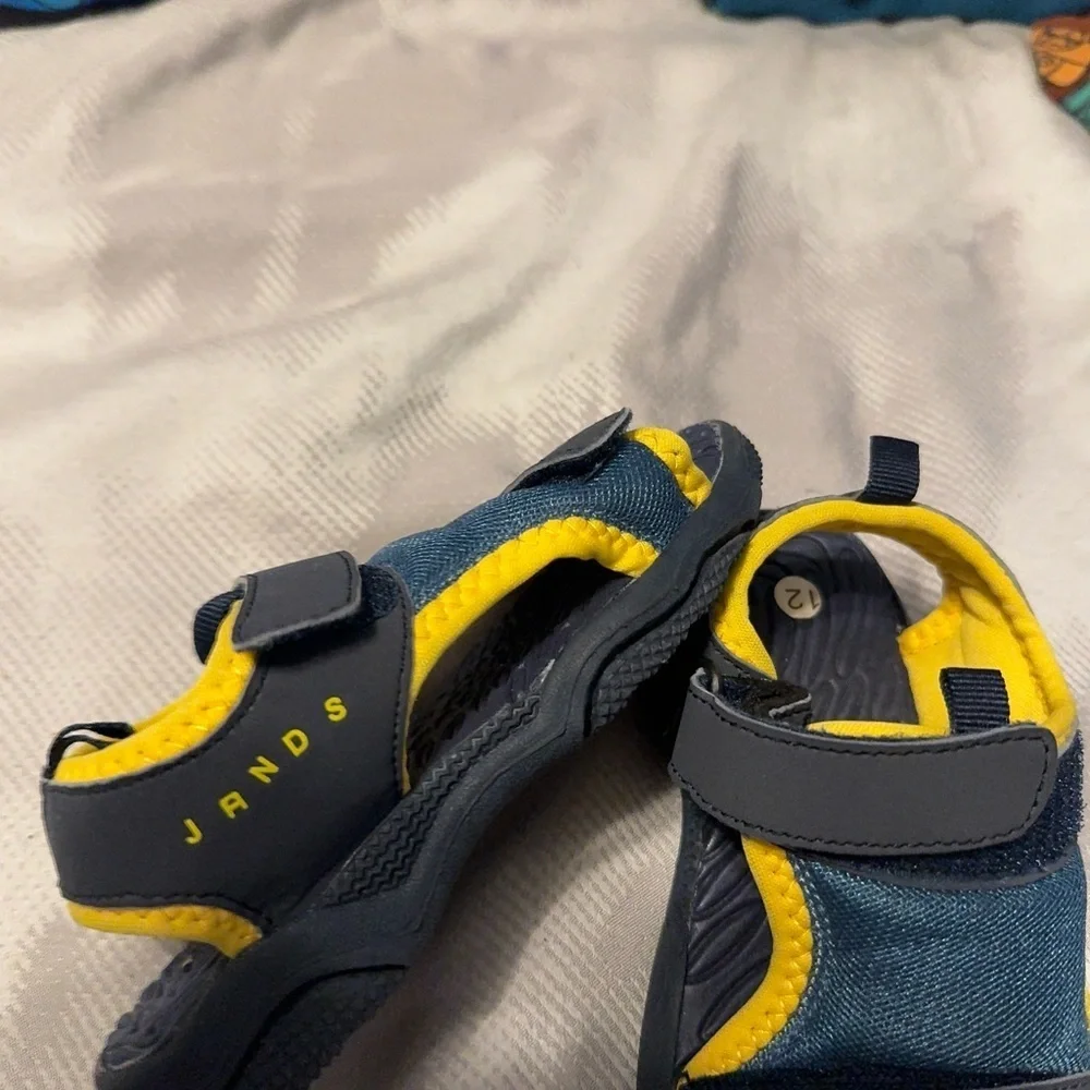 JRNDS Kids Water Shoes, Never Worn. Boys 12. Velcro‎ - Picture 3 of 9